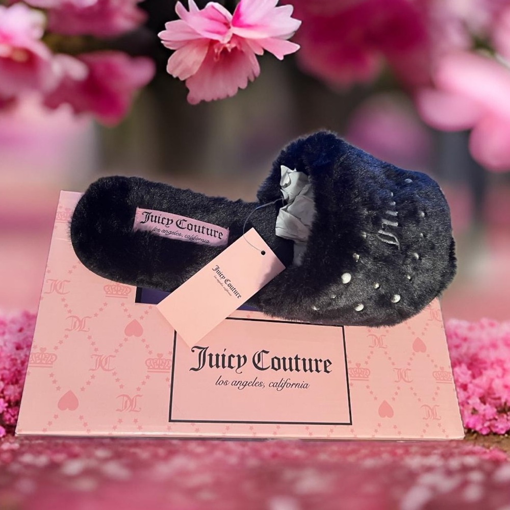 Juicy Couture NWT Amazing Classic Juicy Black Plush Faux Furry Flat Slippers